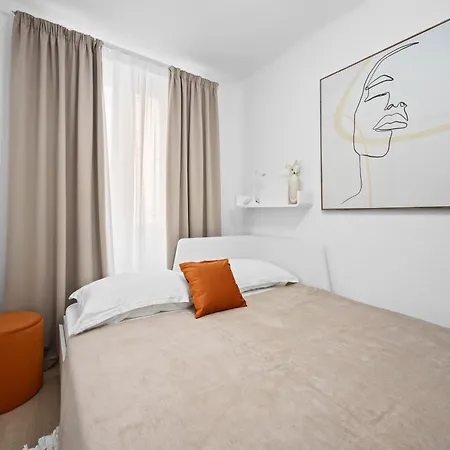 Apartment Deluxe Apartman Fiora